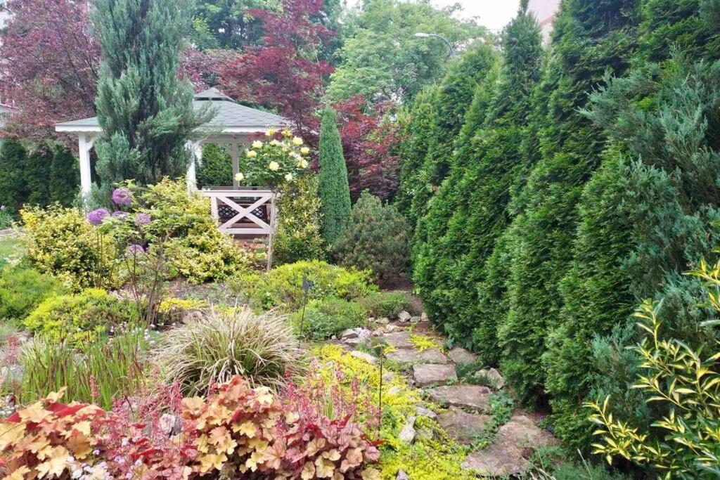 Hidden Gem Garden Lejlighed Kraków Eksteriør billede